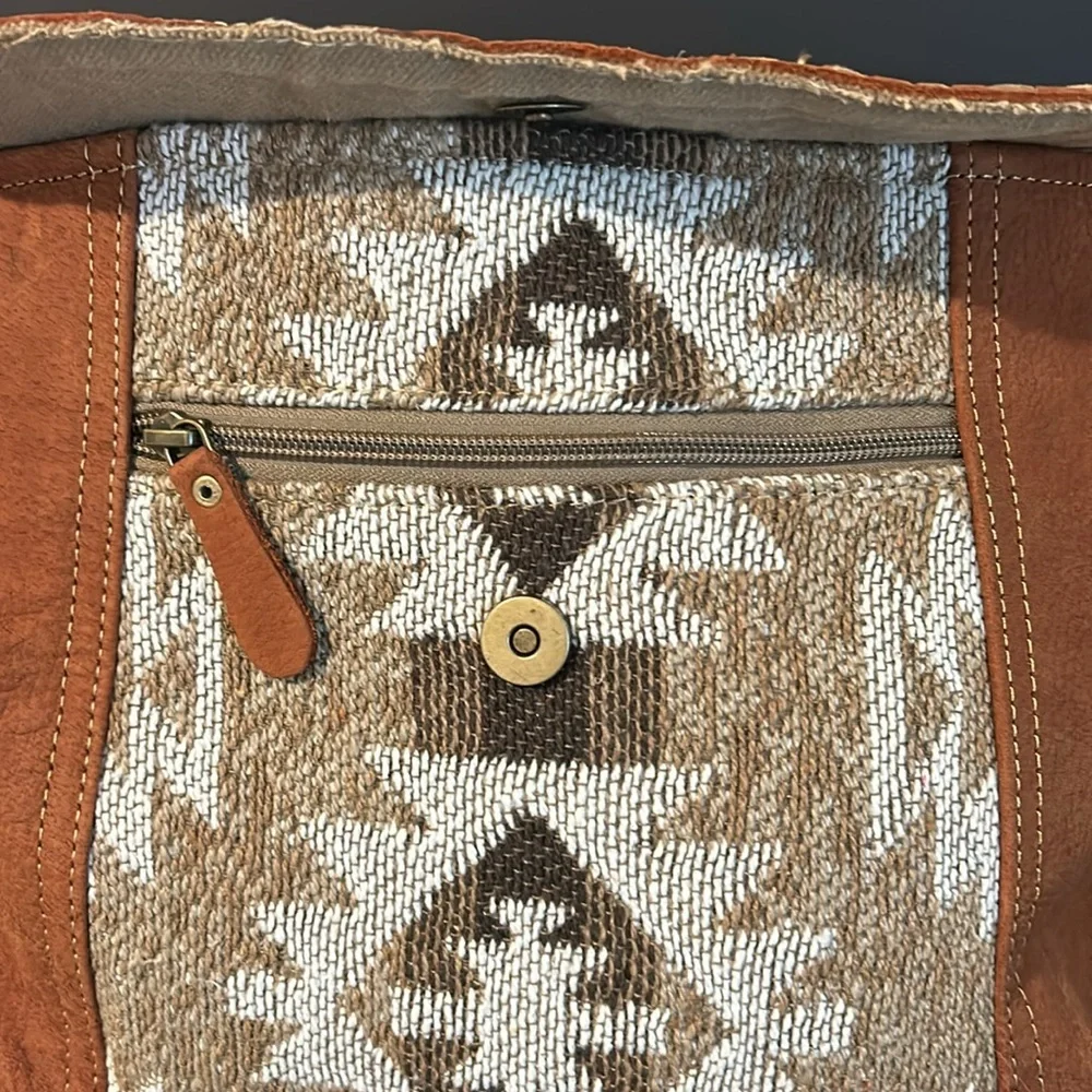 Myra Camilla Concealed Backpack - Picture 5 of 8